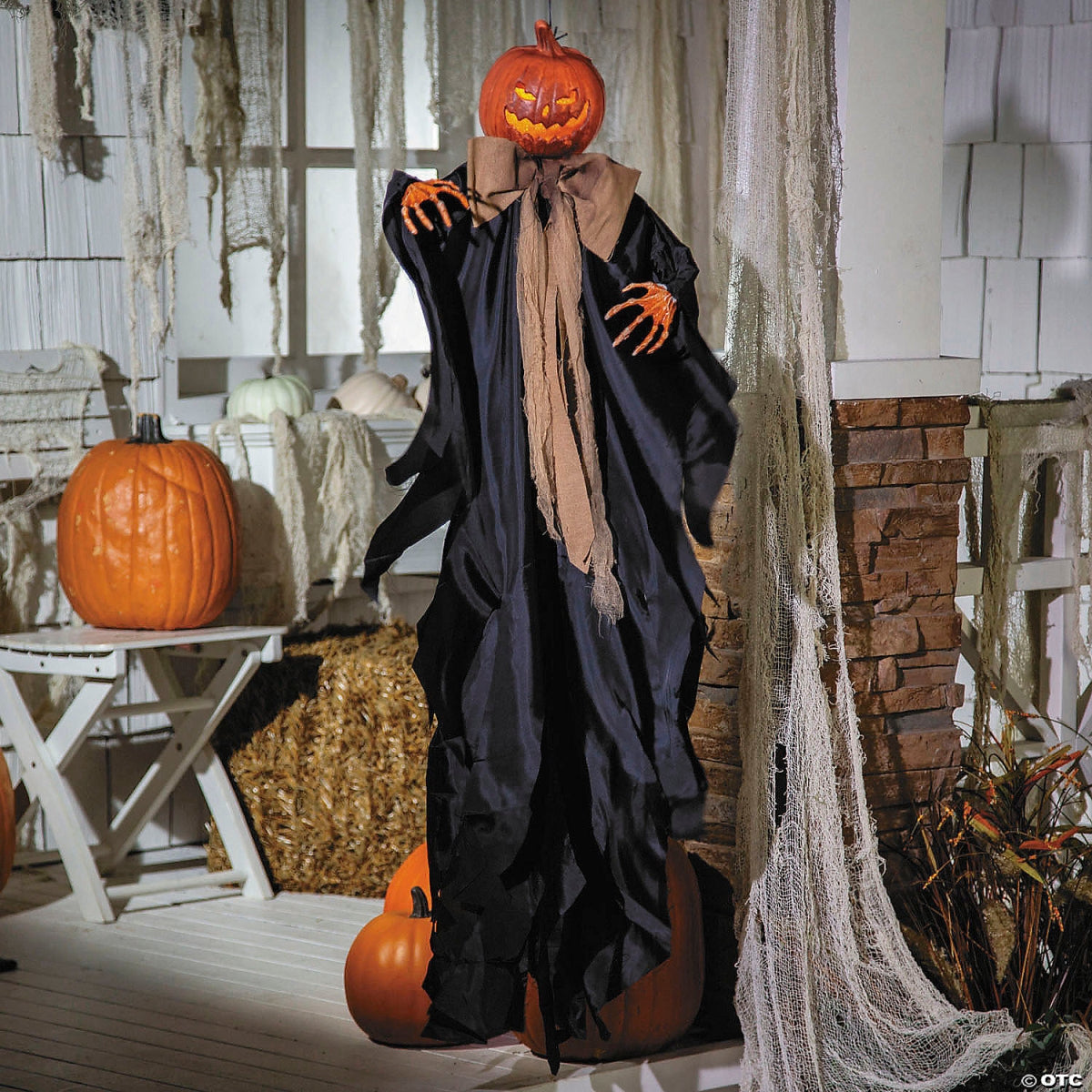 Animated Hanging Pumpkin Man